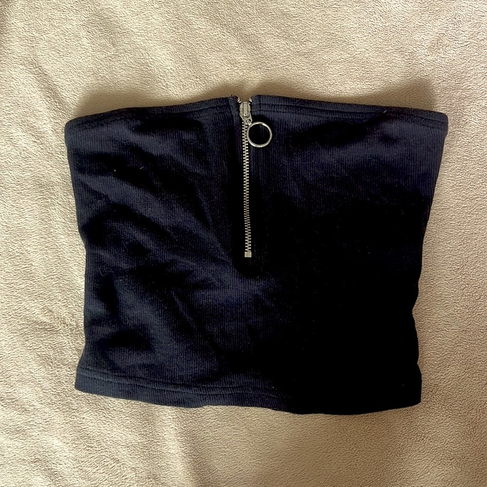 Me to We - essentials - Xs black zipper tube top